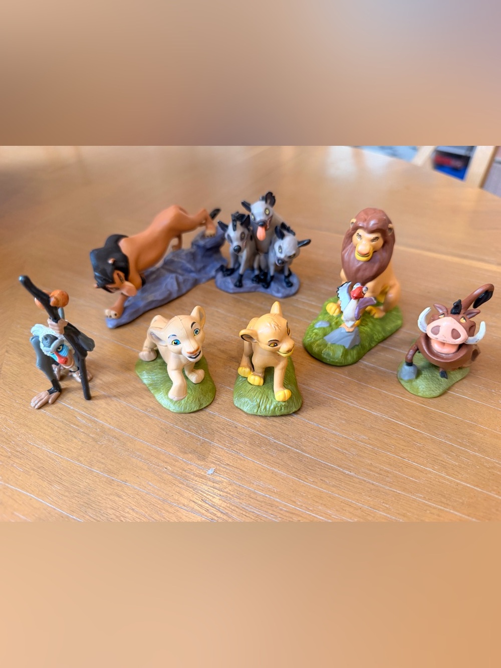 DISNEY THE LION KING DELUXE SET OF 7
DELUXE FIGURINE SET AUTHENTIC
DISNEY